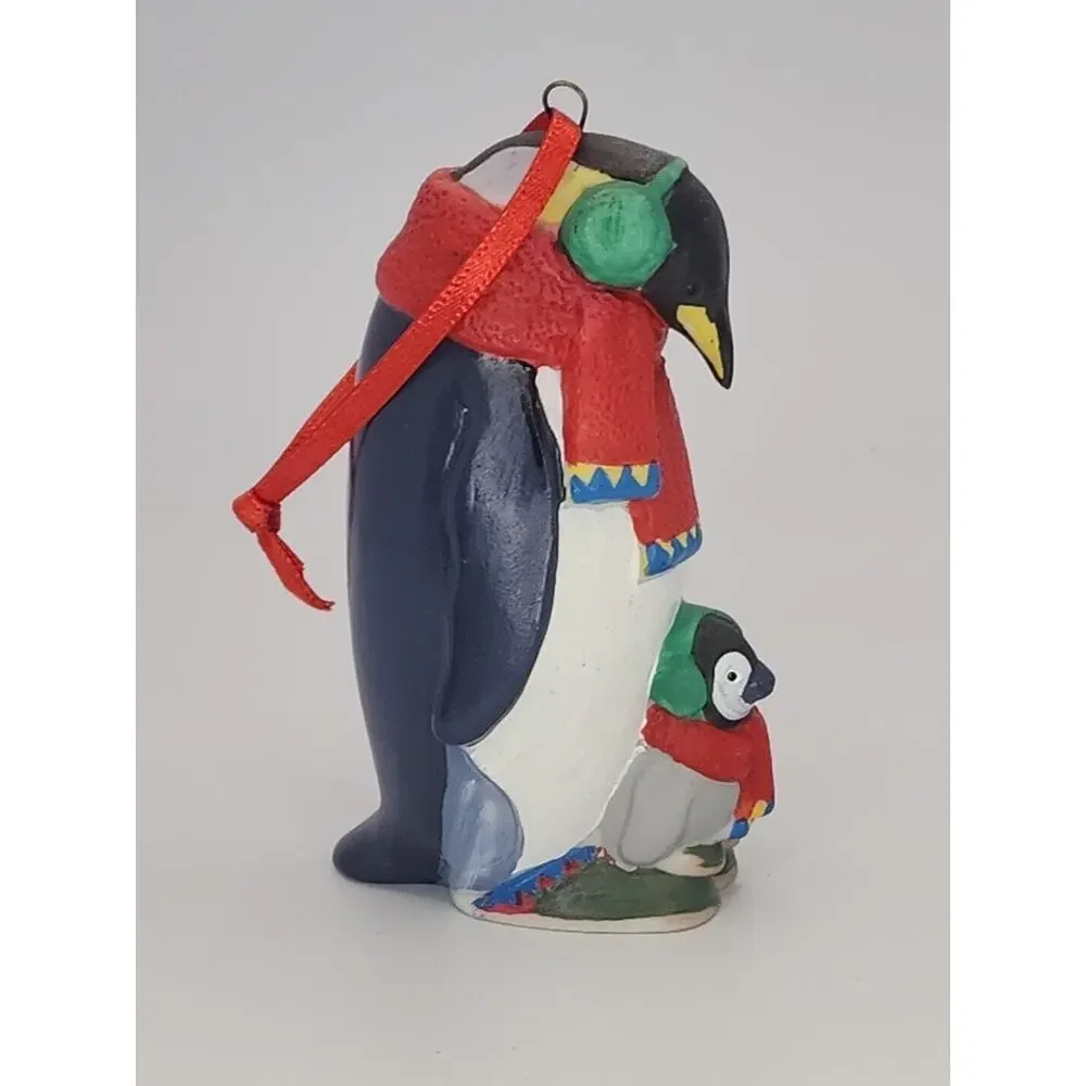 Hallmark Keepsake Ornament Safe And Snug #1 in Series‎ 2001 U76